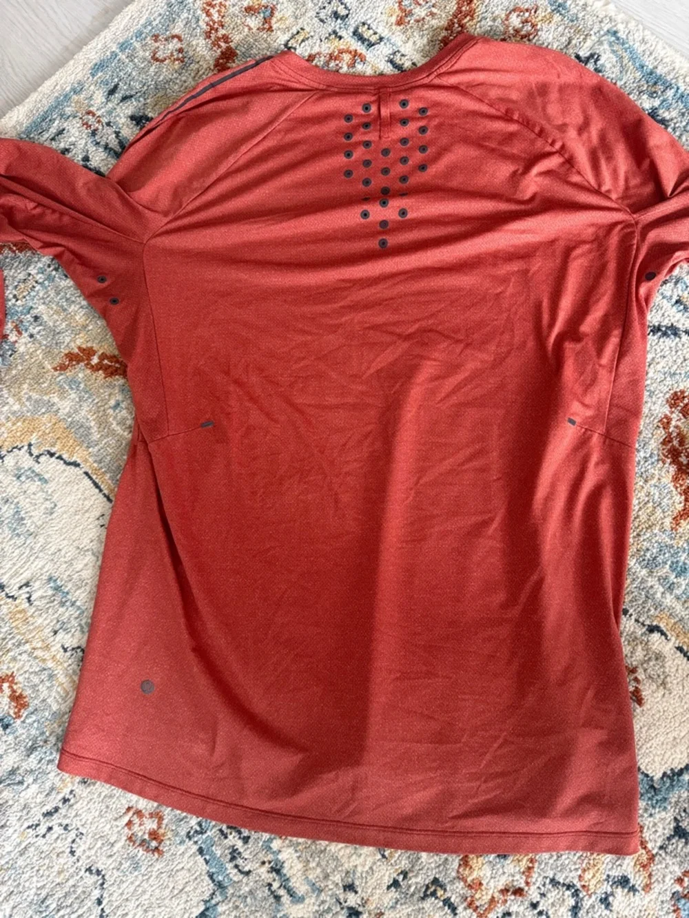 lululemon athletica Men's Long-Sleeve Tech Shirt - Rust - Picture 2 of 2
